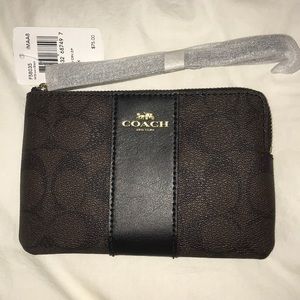 CORNER ZIP WRISTLET
